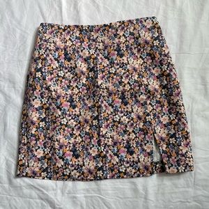 Target wild fable mini skirt, floral, y2k, size 00, slit